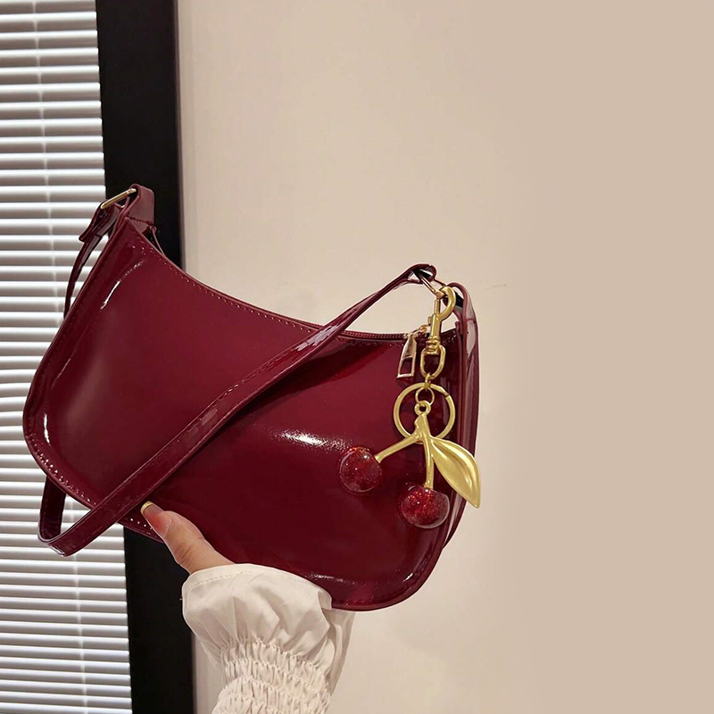 Women Bags For Airport - حقيبة يد نسائية من جلد البولي
