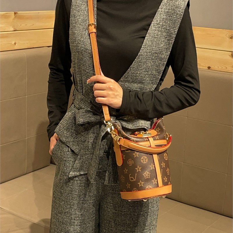 حقيبة نسائية فاخرة من ماركة را - مراجعة Women Bags High End Brands وسعره