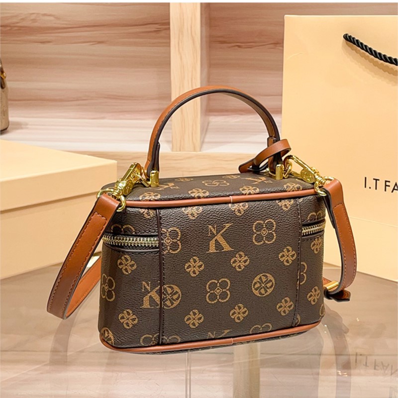 حقيبة يد نسائية ماركة 2026 جدي - مراجعة Women Bags High End Brands وسعره