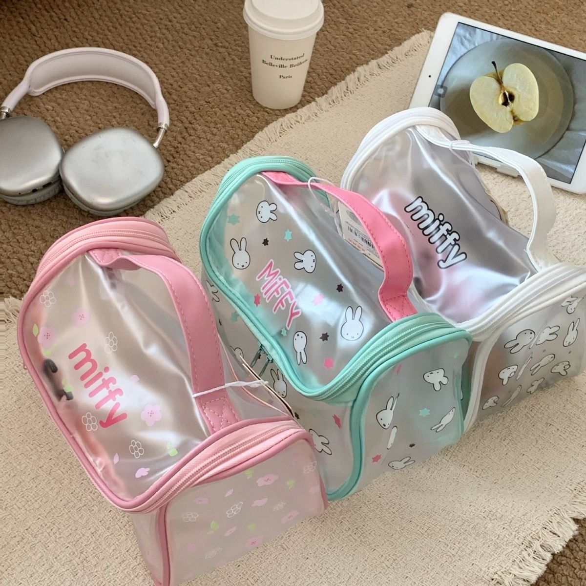 حقيبة مستحضرات تجميل شفافة من  - مراجعة Jelly Bag Clear Pvc وسعره