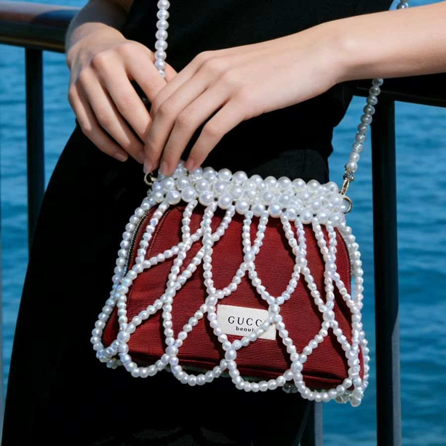 حقيبة غوتشي حمراء صغيرة بسلسلة - مراجعة Women Bags Gucci وسعره