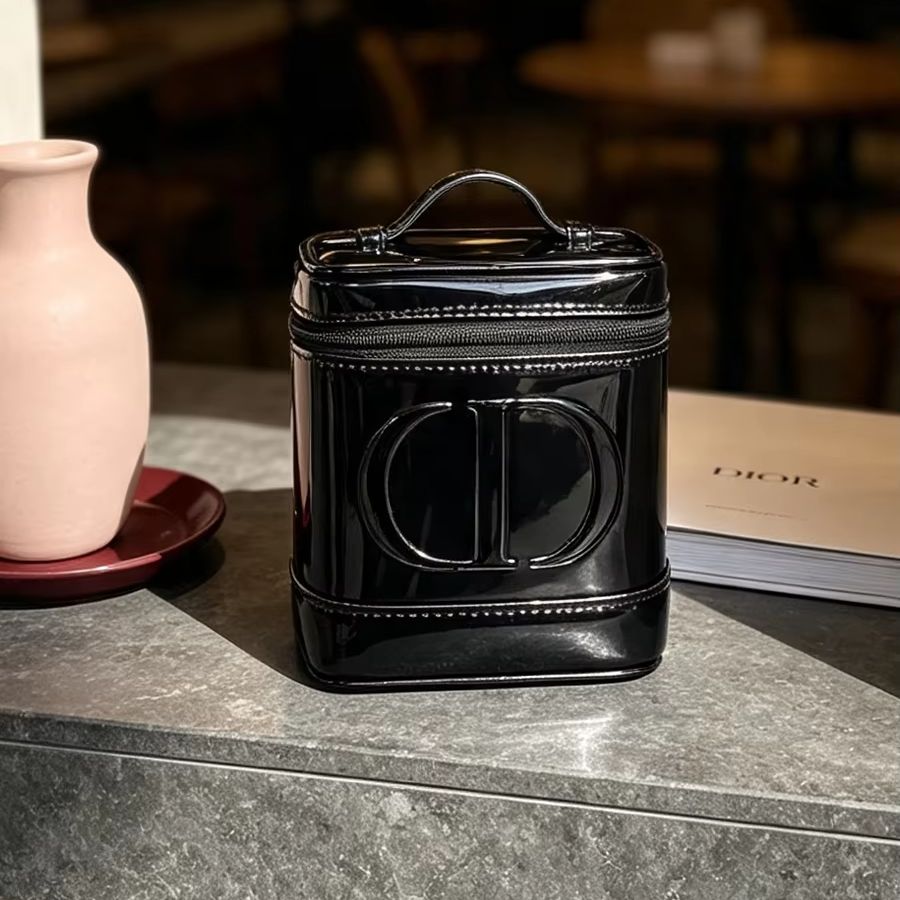 حقيبة ديور سوداء شبكية للنساء، - مراجعة Women'S Bags Holiday وسعره