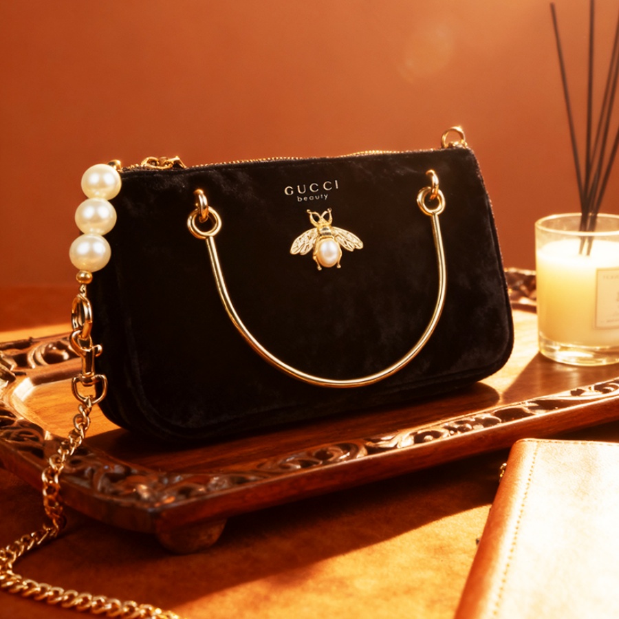 حقيبة نسائية من غوتشي باللون ا - مراجعة Women Bags Gucci وسعره